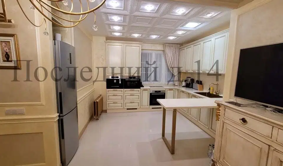 Продаётся 4-комнатная квартира, 131 м²