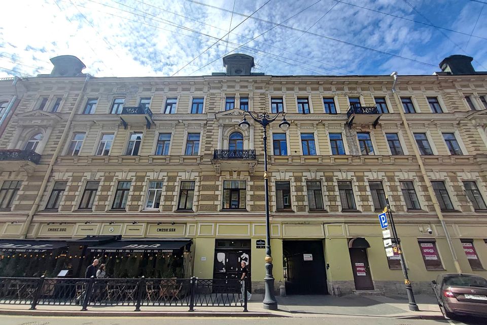 Продаётся 3-комнатная квартира, 128.2 м²