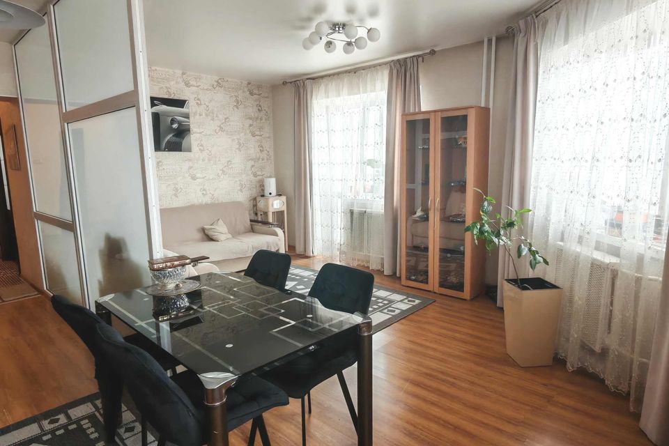 Продаётся 2-комнатная квартира, 65.7 м²