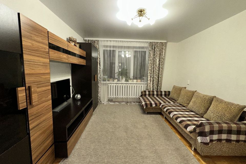 Продаётся 4-комнатная квартира, 70.4 м²