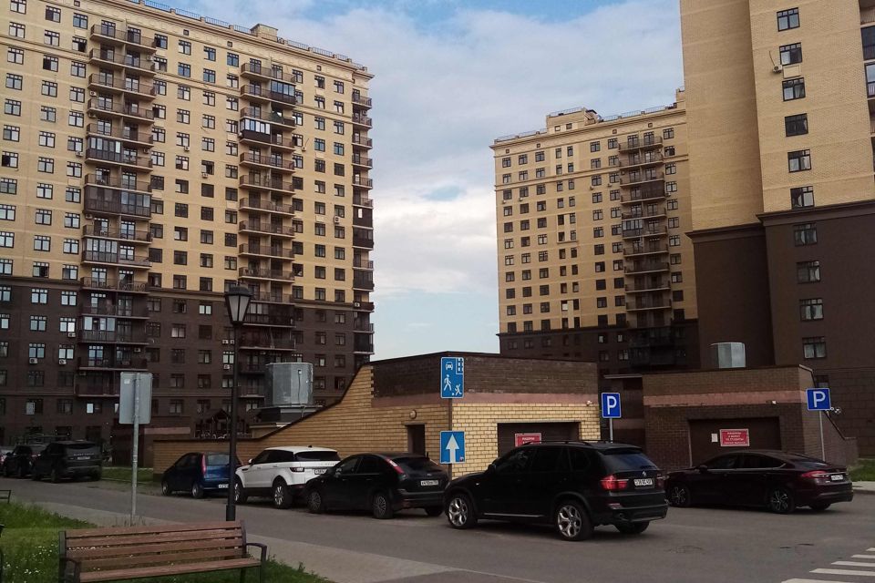 Продаётся машиноместо, 14 м²