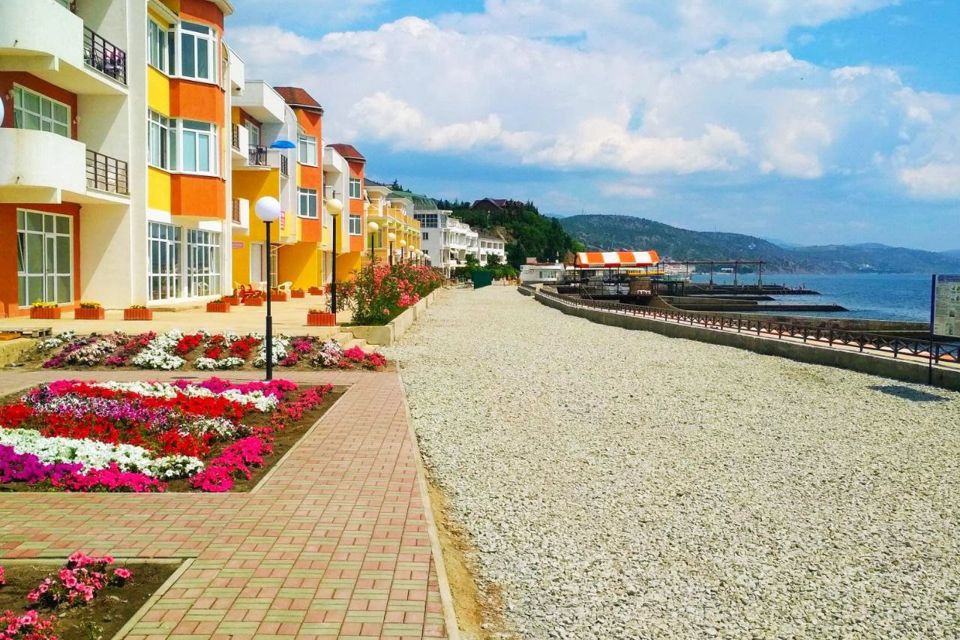 Продаётся 2-комнатная квартира, 60.8 м²