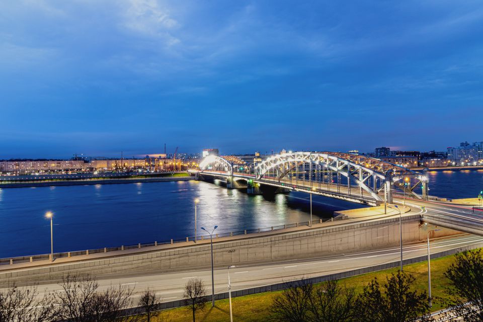 Продаётся 4-комнатная квартира, 166.7 м²