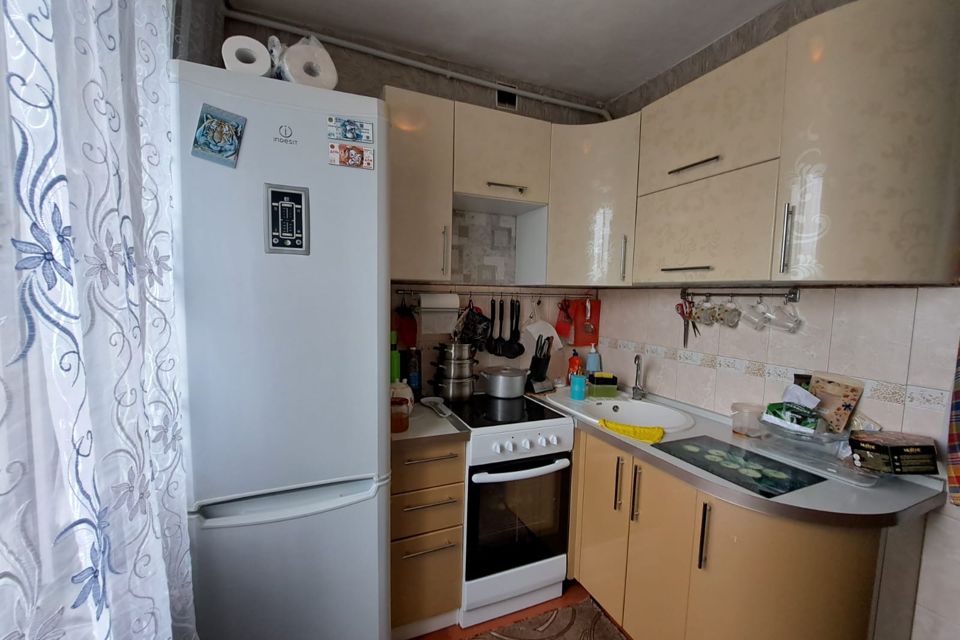 Продаётся 3-комнатная квартира, 48.6 м²