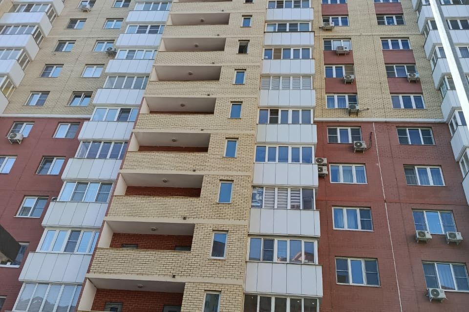Продаётся 2-комнатная квартира, 63.6 м²
