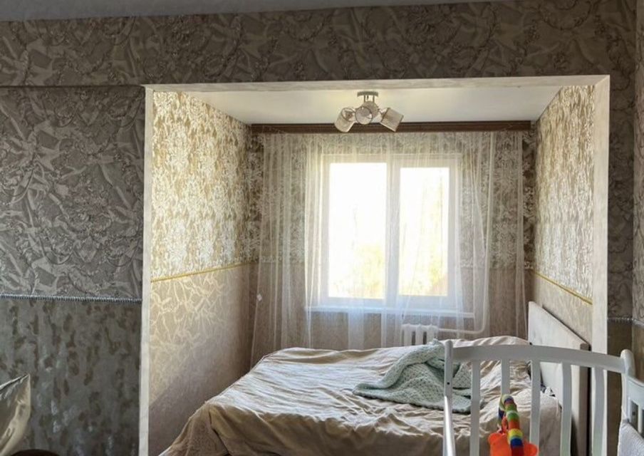 Продаётся 4-комнатная квартира, 58.1 м²