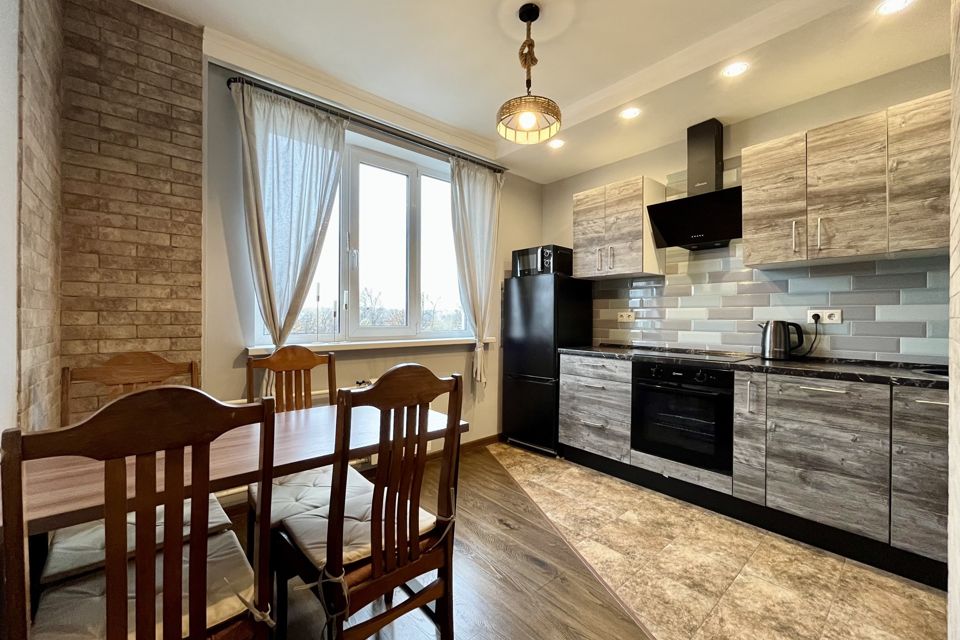 Продаётся 2-комнатная квартира, 56.5 м²