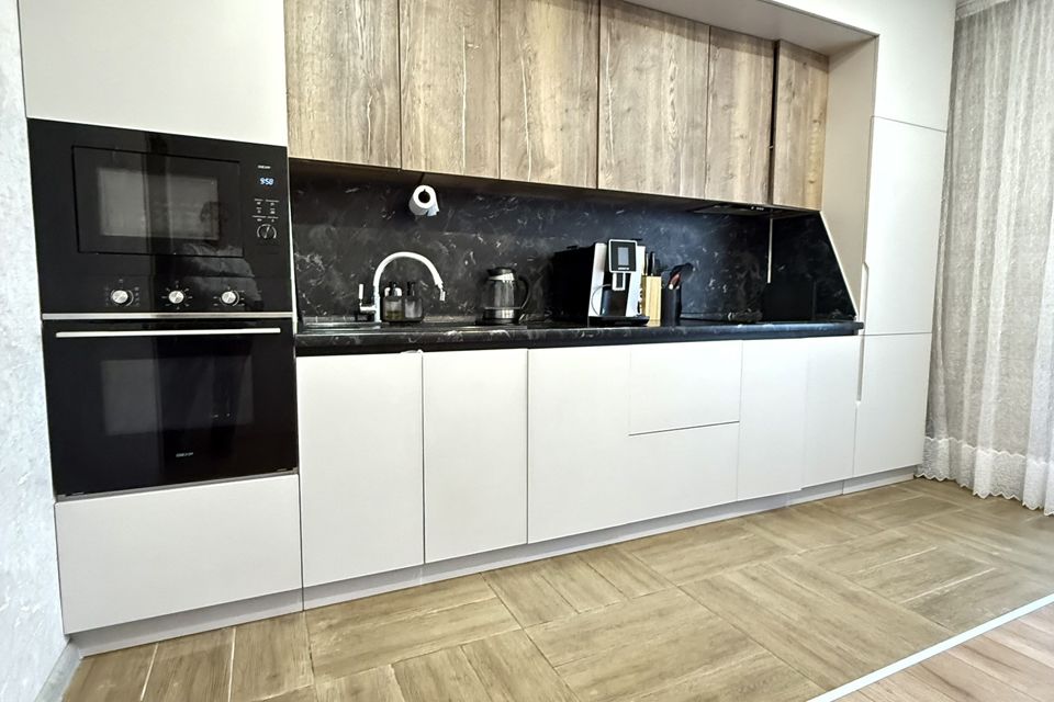 Продаётся 2-комнатная квартира, 56.8 м²