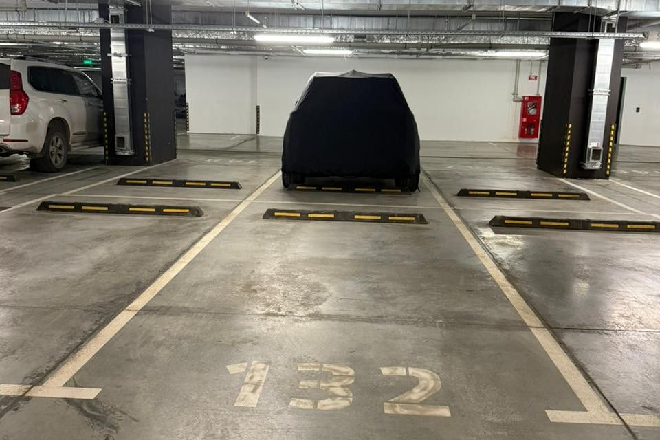 Продаётся машиноместо, 132 м²
