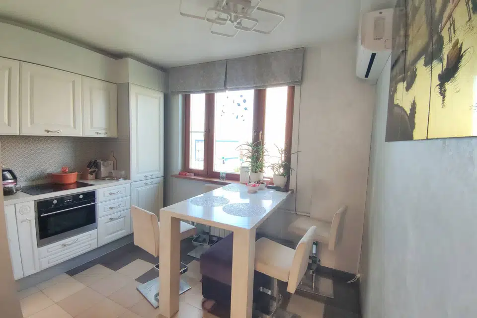 Продаётся 3-комнатная квартира, 76.6 м²