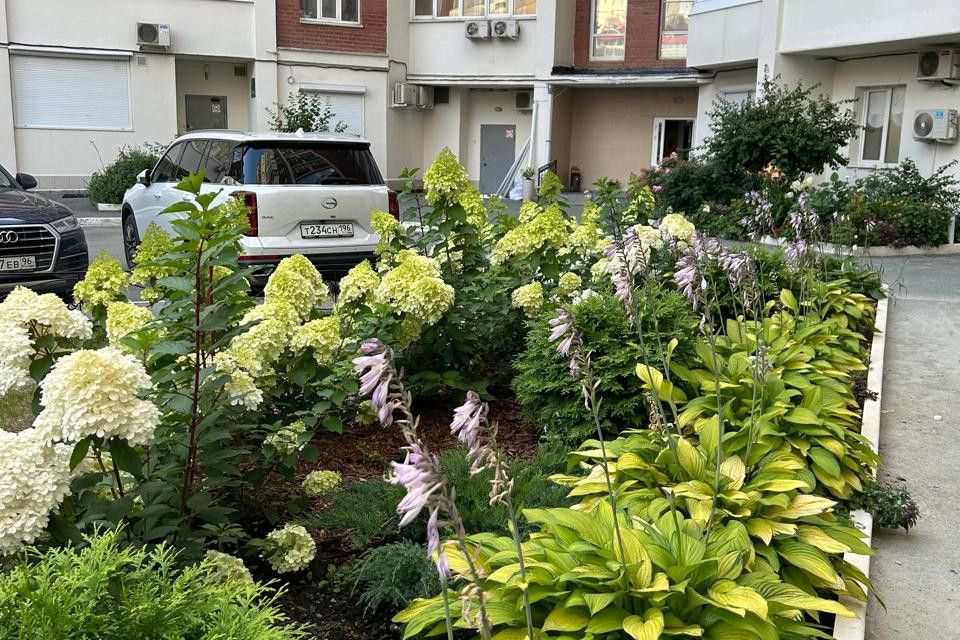 Продаётся 4-комнатная квартира, 131.7 м²