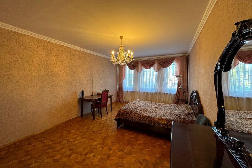 Продаётся 2-этажный дом, 300 м²