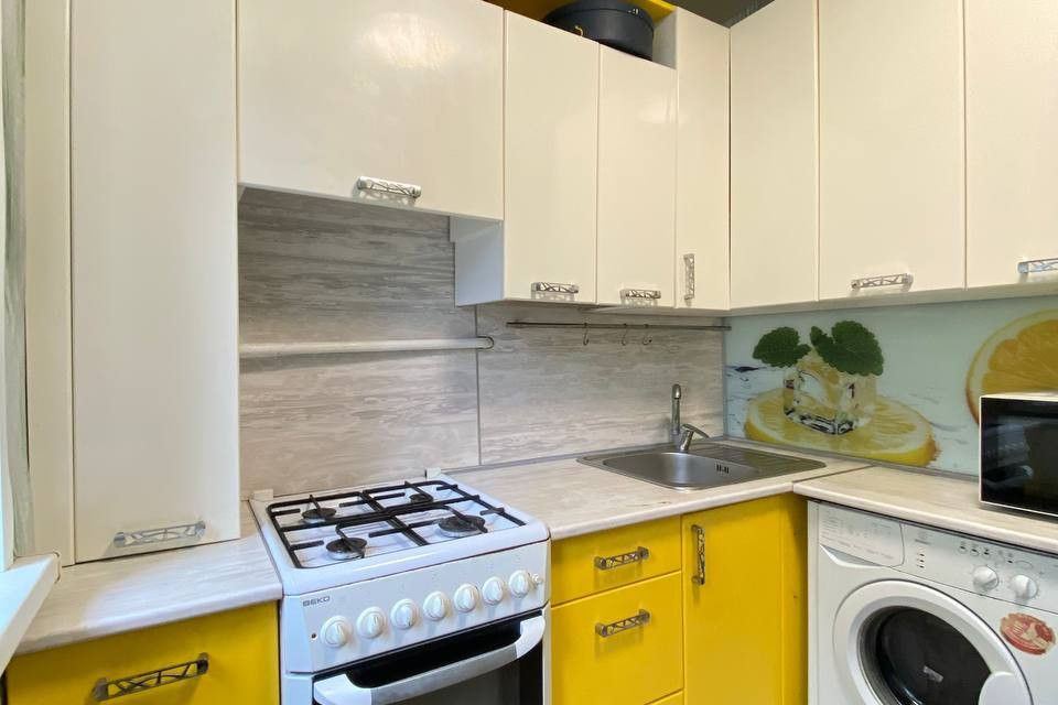 Продаётся 3-комнатная квартира, 51.2 м²