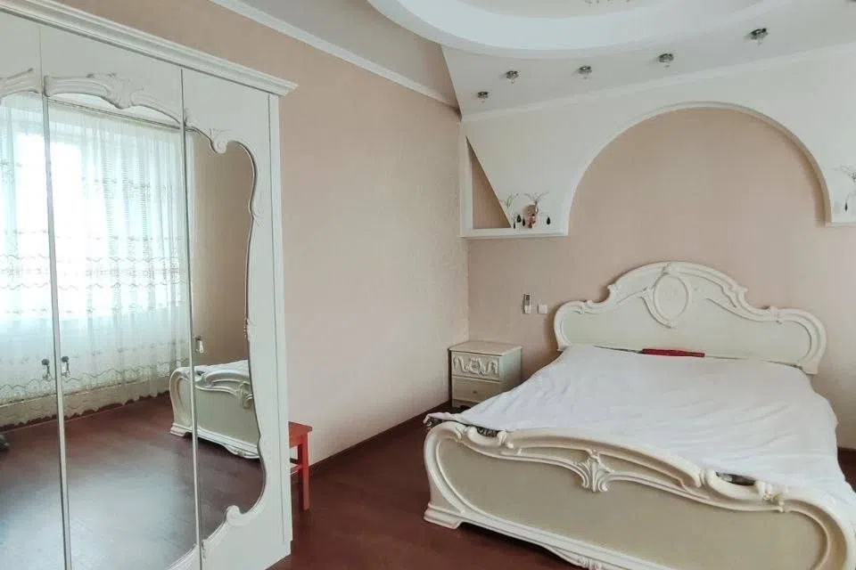 Продаётся 3-этажный дом, 351.7 м²