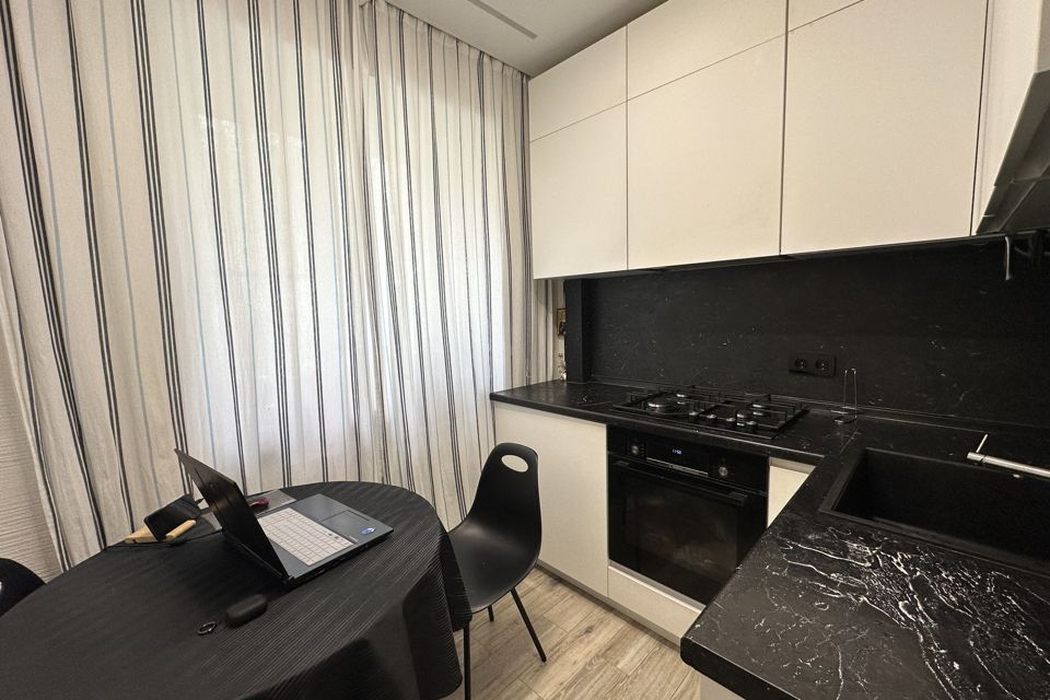 Продаётся 2-комнатная квартира, 42.3 м²