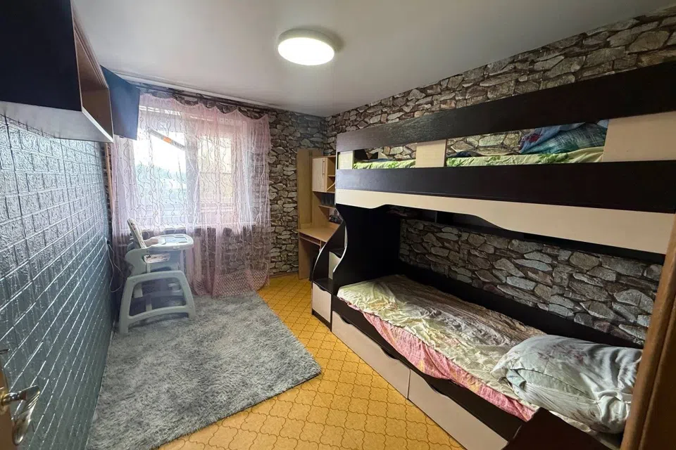 Продаётся 3-комнатная квартира, 70 м²