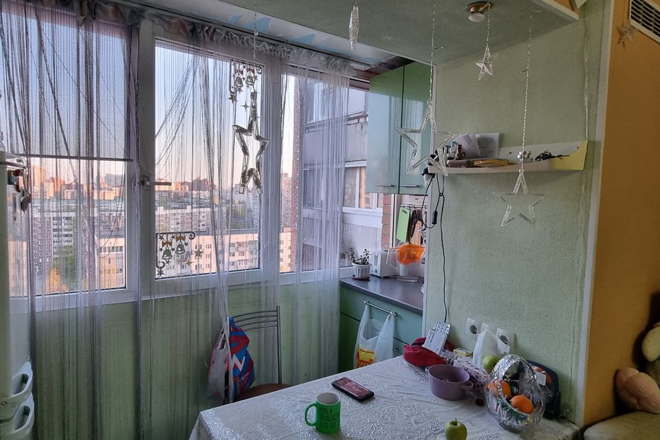 Продаётся комната в 5-комн. квартире, 12.4 м²