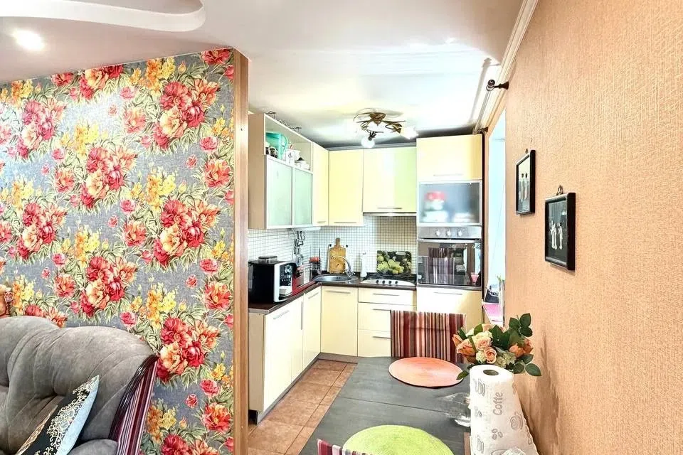 Продаётся 3-комнатная квартира, 57.3 м²