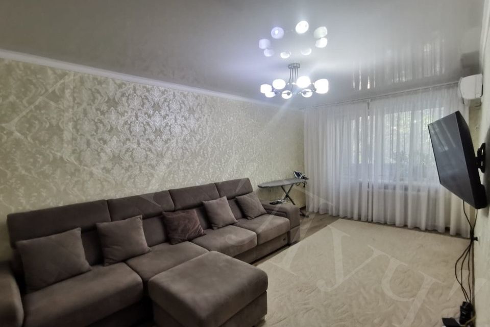 Продаётся 3-комнатная квартира, 57.4 м²