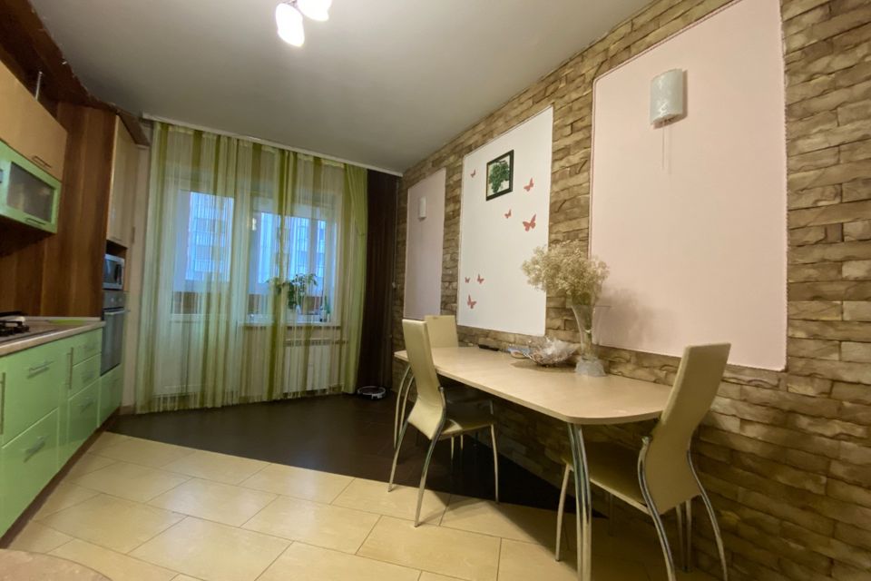 Продаётся 2-комнатная квартира, 70.4 м²