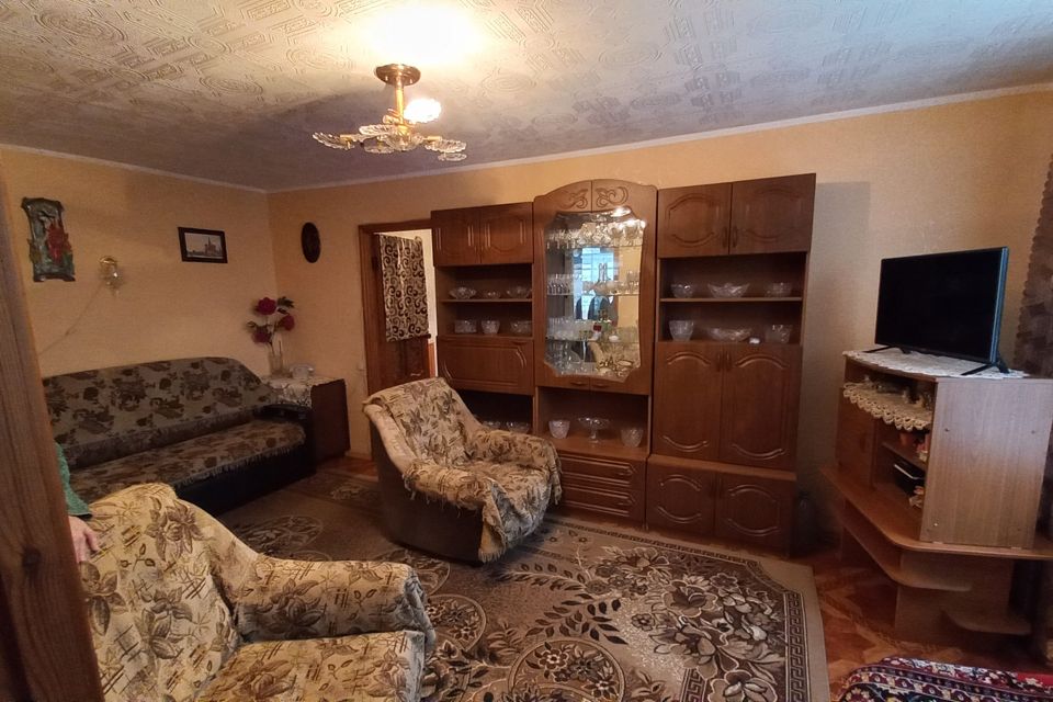 Продаётся 4-комнатная квартира, 61 м²