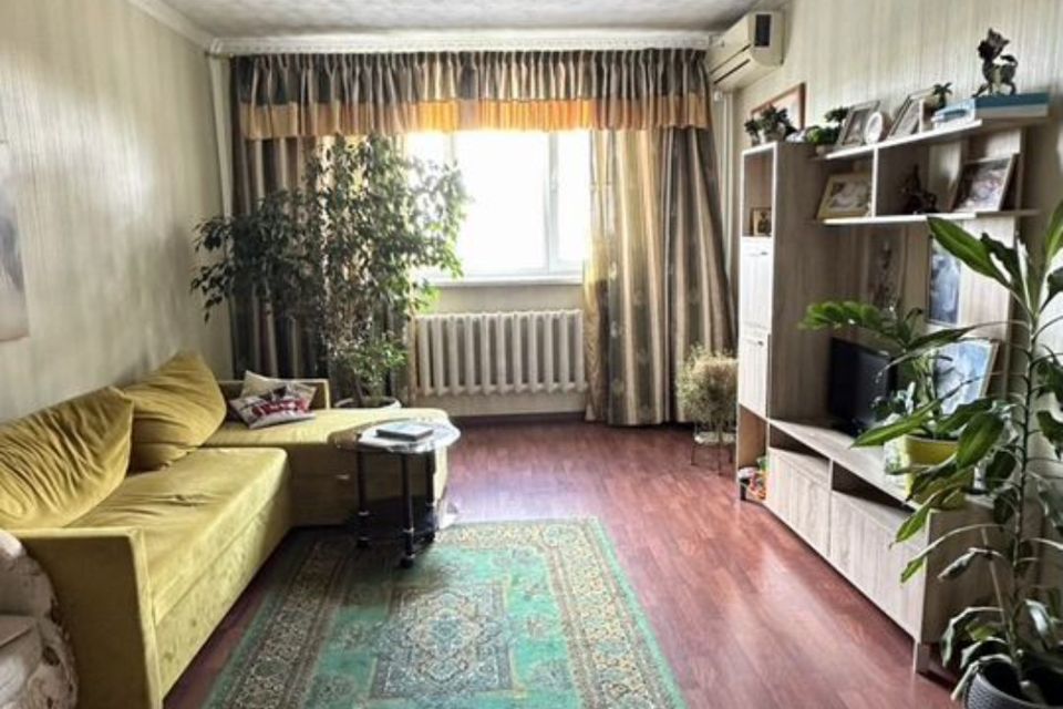 Продаётся 2-комнатная квартира, 72.7 м²