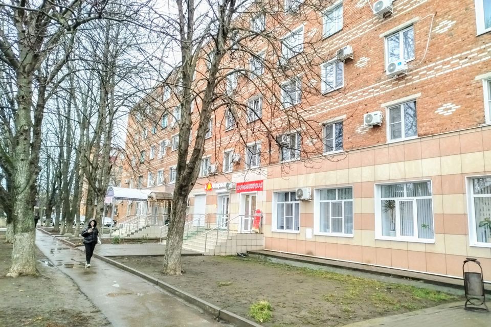 Продаётся комната в 5-комн. квартире, 11.9 м²