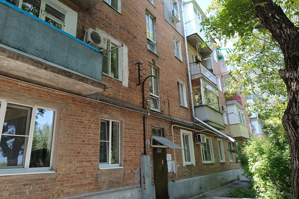 Продаётся 3-комнатная квартира, 54.9 м²