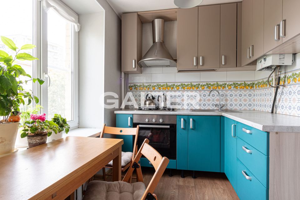Продаётся 3-комнатная квартира, 56.2 м²