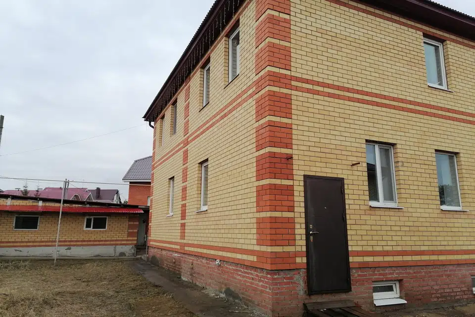 Продаётся 3-этажный дом, 390 м²