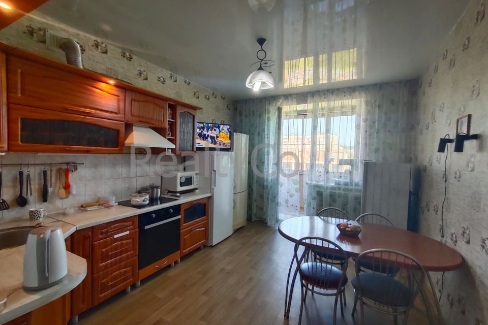 Продаётся 3-комнатная квартира, 106.2 м²