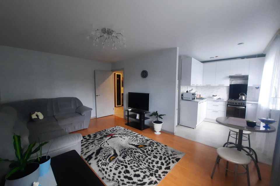 Продаётся 3-комнатная квартира, 59.5 м²
