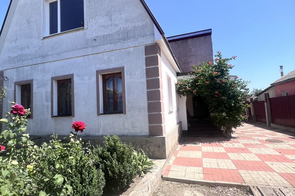 Продаётся 2-этажный дом, 260 м²