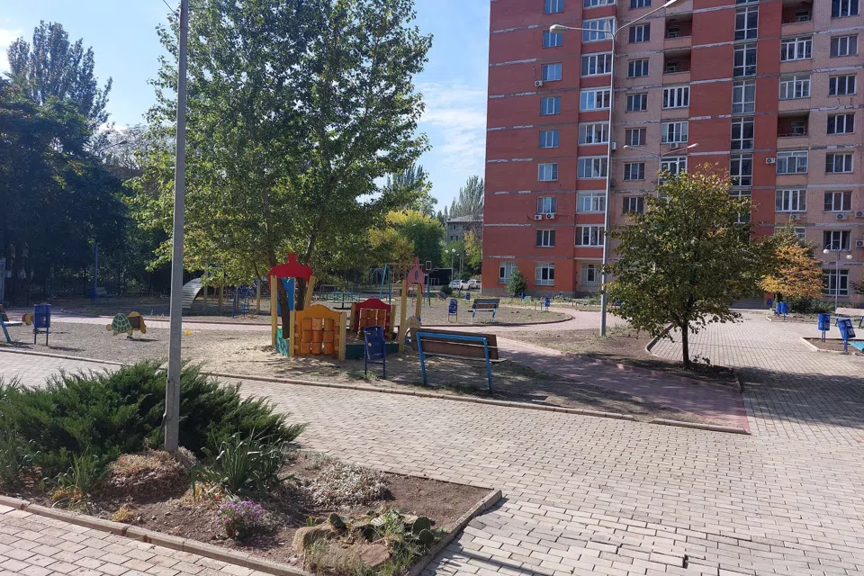 Продаётся 4-комнатная квартира, 137 м²