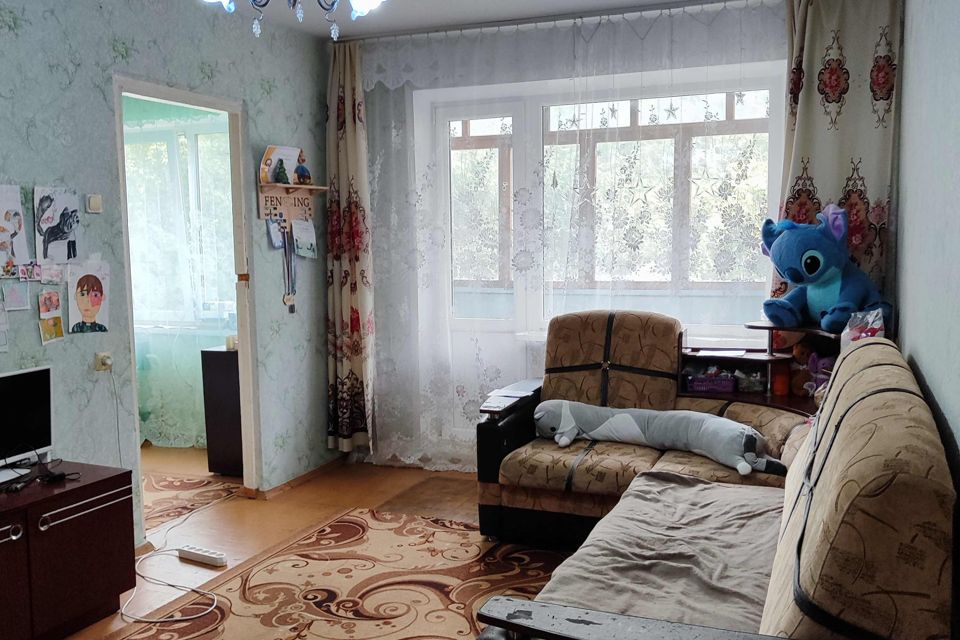 Продаётся 3-комнатная квартира, 48.2 м²