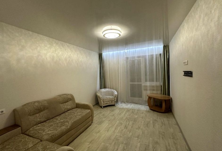 Продаётся 1-комнатная квартира, 42 м²