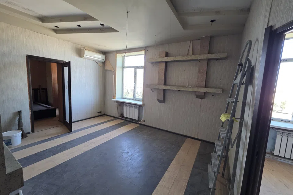 Продаётся 3-комнатная квартира, 61.8 м²