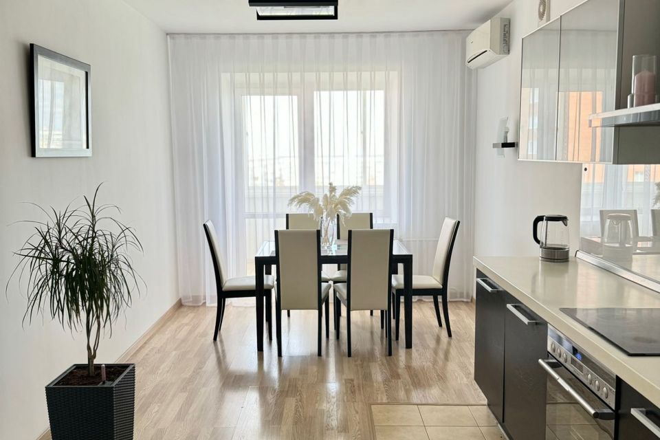 Продаётся 3-комнатная квартира, 123 м²