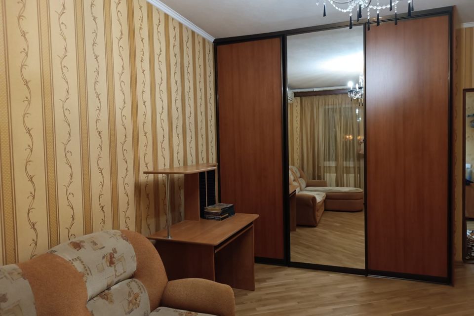 Сдаётся 1-комнатная квартира, 38 м²
