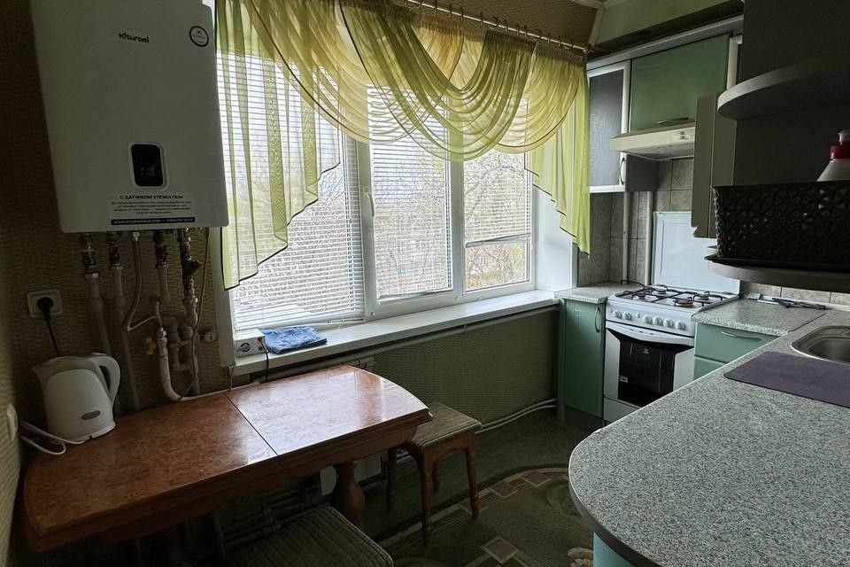 Продаётся 3-комнатная квартира, 44.5 м²