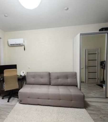 Продаётся 1-комнатная квартира, 42 м²
