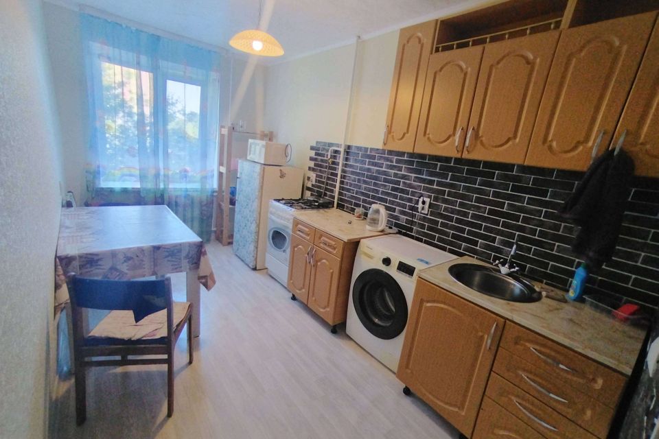 Продаётся 4-комнатная квартира, 77.7 м²