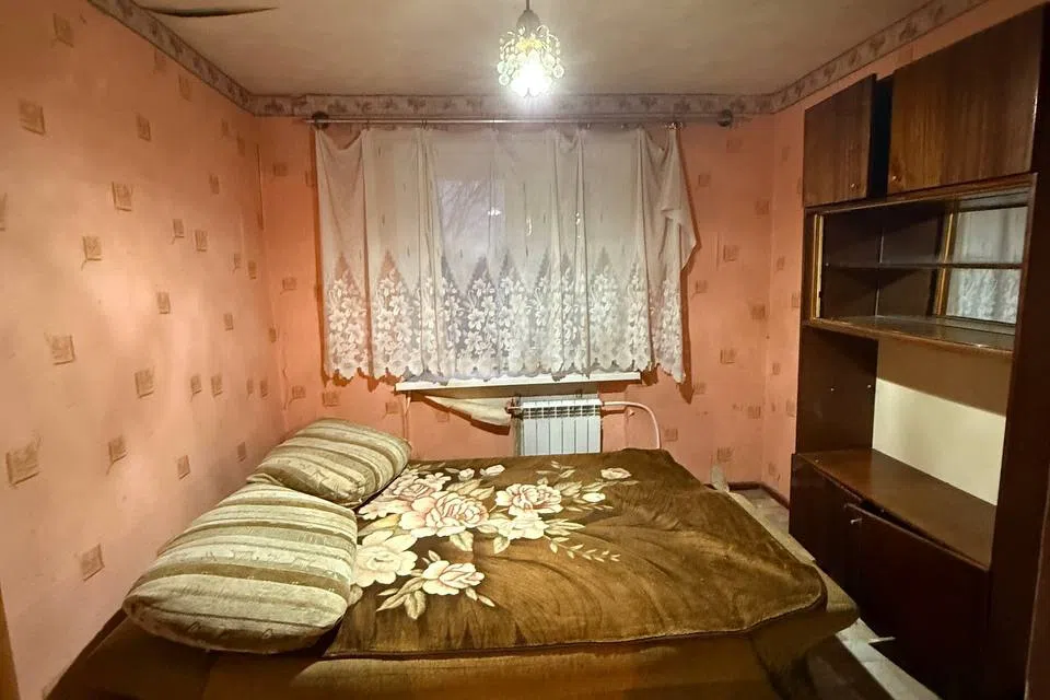 Продаётся 4-комнатная квартира, 62.8 м²