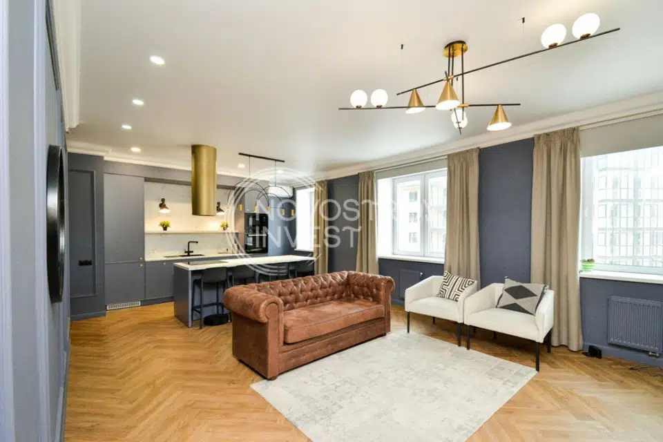 Продаётся 4-комнатная квартира, 110.6 м²