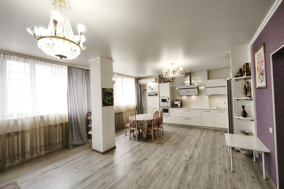 Продаётся 3-комнатная квартира, 93 м²