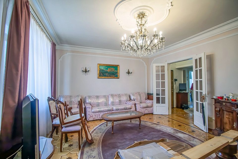 Продаётся 3-комнатная квартира, 98 м²