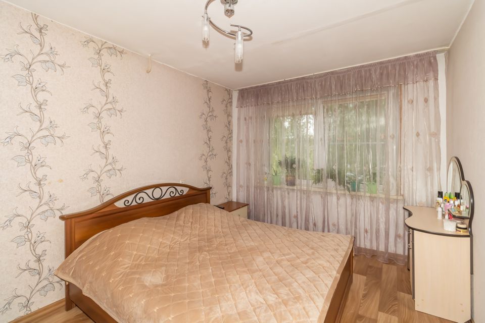 Продаётся 4-комнатная квартира, 75.4 м²