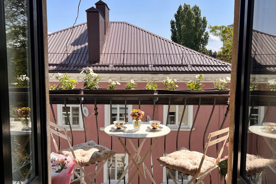 Продаётся 4-комнатная квартира, 146 м²