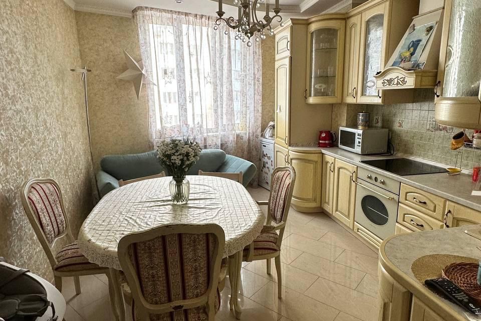 Продаётся 2-комнатная квартира, 72.5 м²