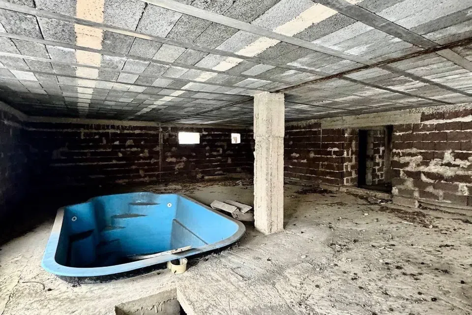 Продаётся 3-этажный дом, 600 м²